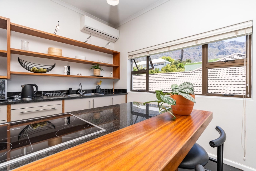 To Let 2 Bedroom Property for Rent in Vredehoek Western Cape